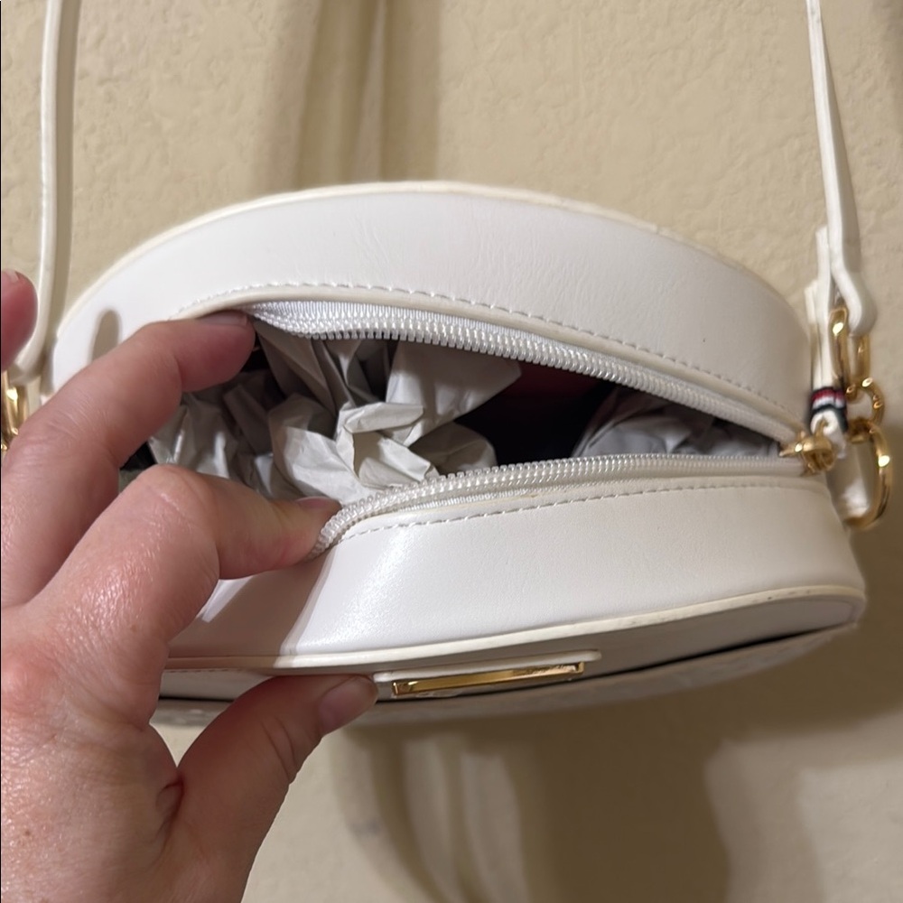 Tommy Hilfiger White Crossbody Bag - Picture 4 of 6
